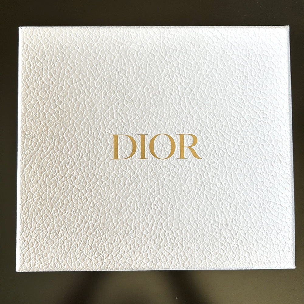 Dior Gift Box, Tissue & Ribbon - Picture 2 of 4